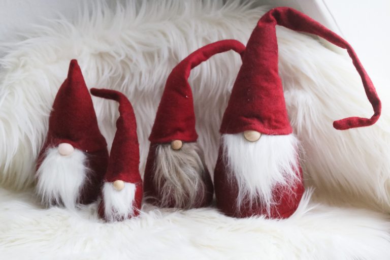 24 fun drillenisse ideas (The Danish Elf on the Shelf)
