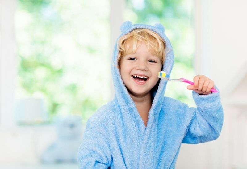 toddler brushing teeth struggle